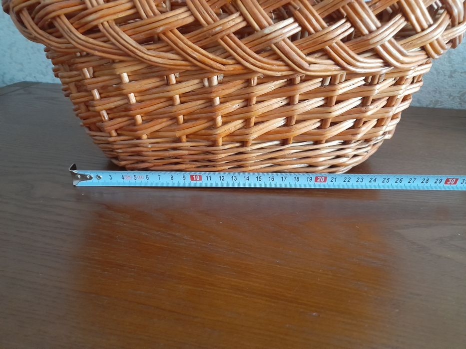 Продам  плетёную корзину.