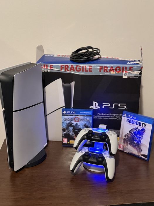 Play station 5 digital 1 TB, cu Garantie plus jocuri