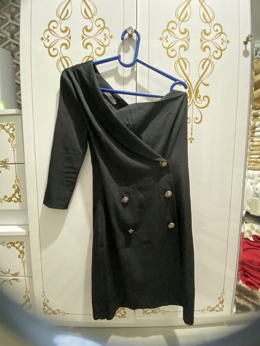 Продаю платья вечерние и комбез