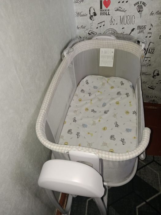 Продам электрокровать манеж