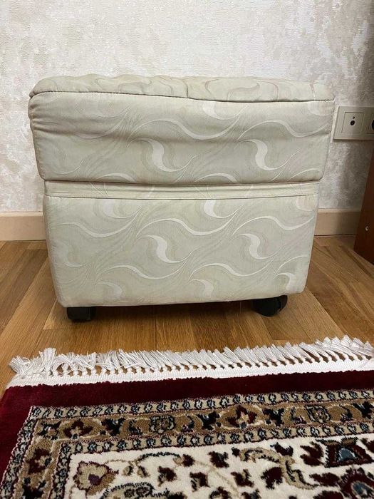 пуф на колесиках