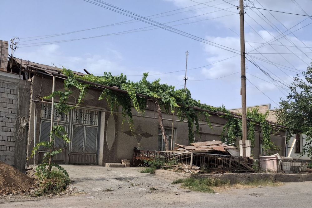 Ховли сотилади орта хожа соат