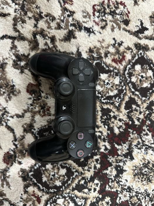 Playstation 4 sotiladi