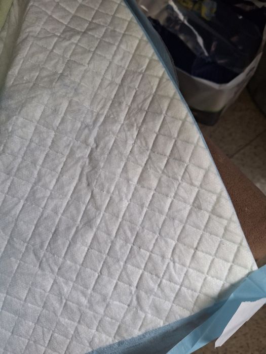 Продам подгузники и пелёнки