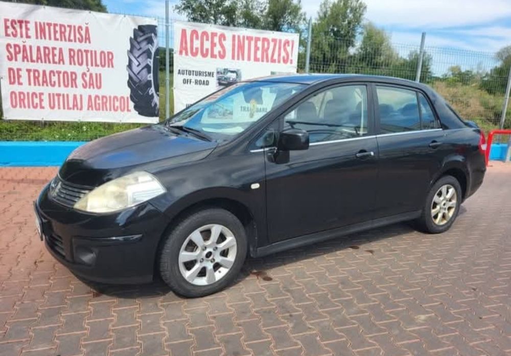 Vând Nissan Tiida