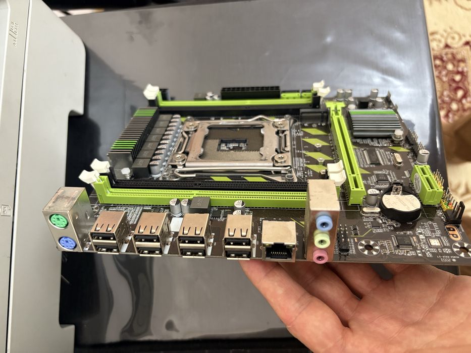 Комплект (X79+башня+xeon 2667v2+16ГБ ОЗУ)