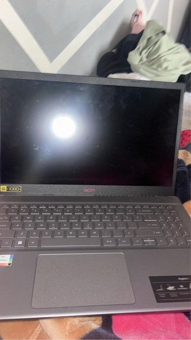 Vand laptop acer 1080 full hd ,16gb ram 1 tb memorie, detalii n privat