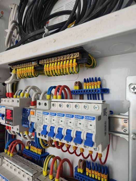 Elektrik xizmatlari terminal bor perechialeniy ham