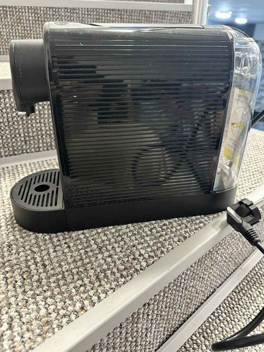 Продавам кафе машина  с капсоли tchibo машината е само пробвана