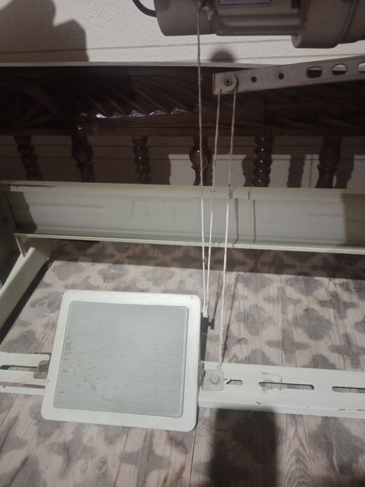 Тику машинаси. Кам ишлатилган. Холат яхши.