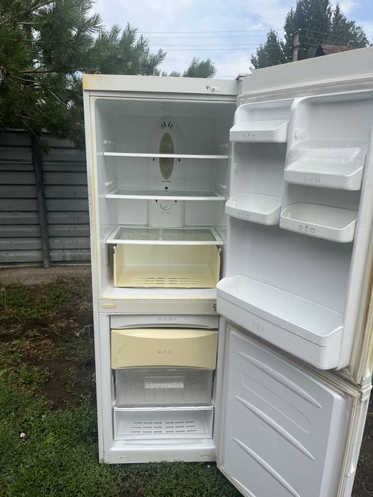 Продам холодильник