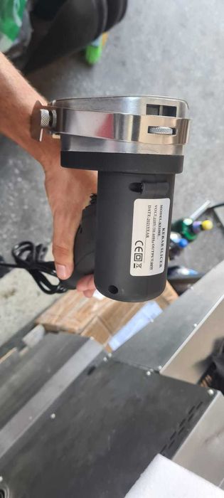 Aparat electric pentru feliat / maruntit carne - TRANSPORT GRATUIT