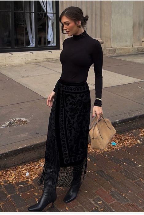 Пола Zara Limited edition , размер М