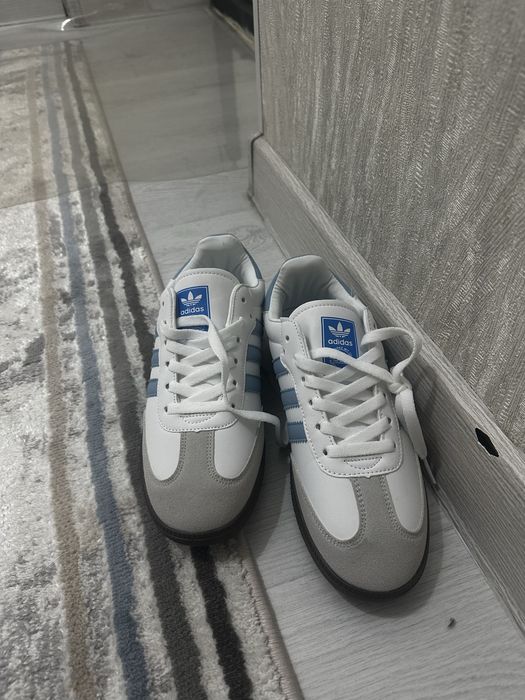 Продаются новые кросовки Adidas 39-40 размер