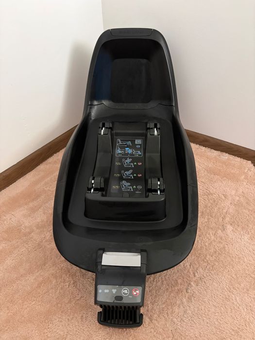 Maxi-Cosi столче за кола + Isofix база