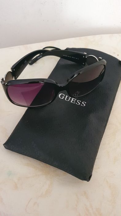 Ochelari de soare  Guess. Tara de origine , America.