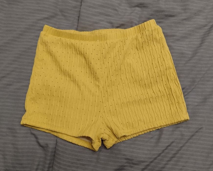 жёлтый купальник