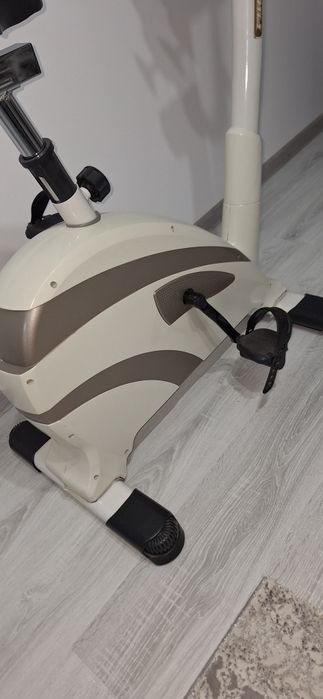 Vând Bicicletă Fitness