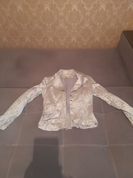 Продам пиджаки женские.