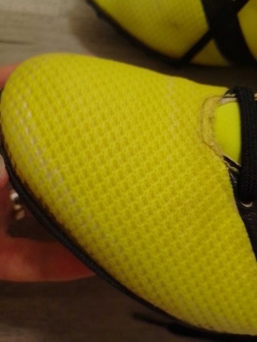 Футболни обувки стоножки