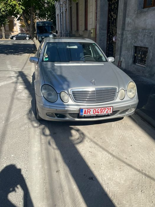 Mercedes Benz E220