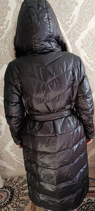 Продам пуховик зимний Макс мара