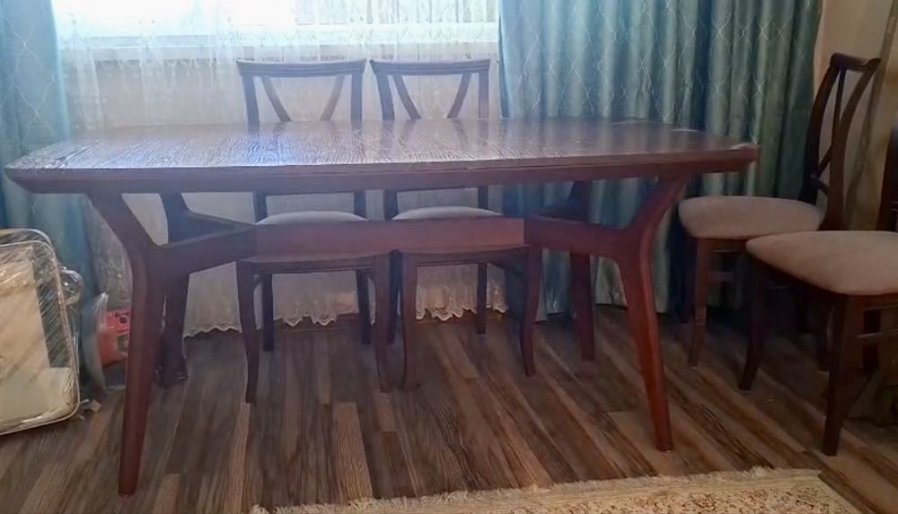 Стол + 8 стульев из массива
