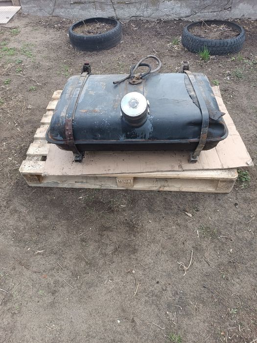 Топливный бак...