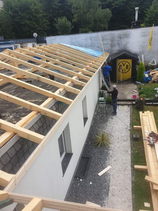 Executam acoperisuri la cerere