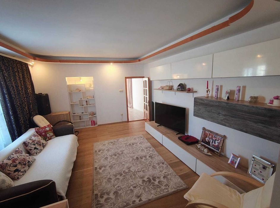Casa de vanzare, 5 camere, ultracentral, 400 m de Piata Civica, teren 384 mp, full mobilat, toate utilitatile
