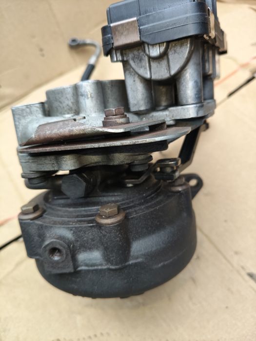 Turbina  Bmw F10 525 xdrive 218 cp