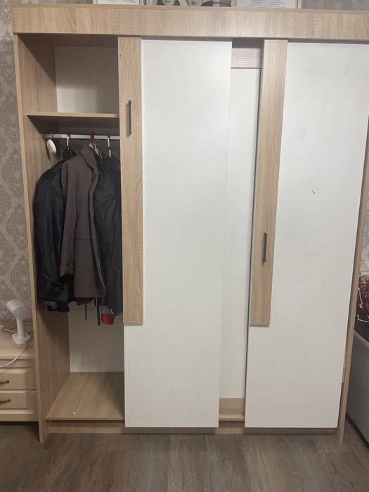 Срочно продам шкаф для вещей