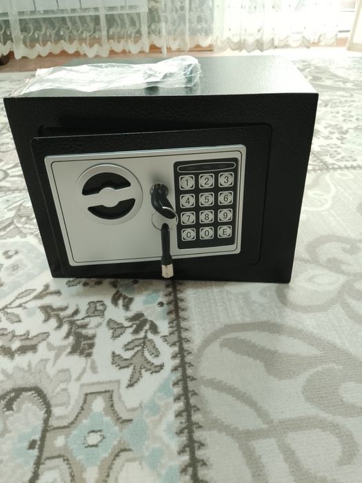 Железный сейф продаю