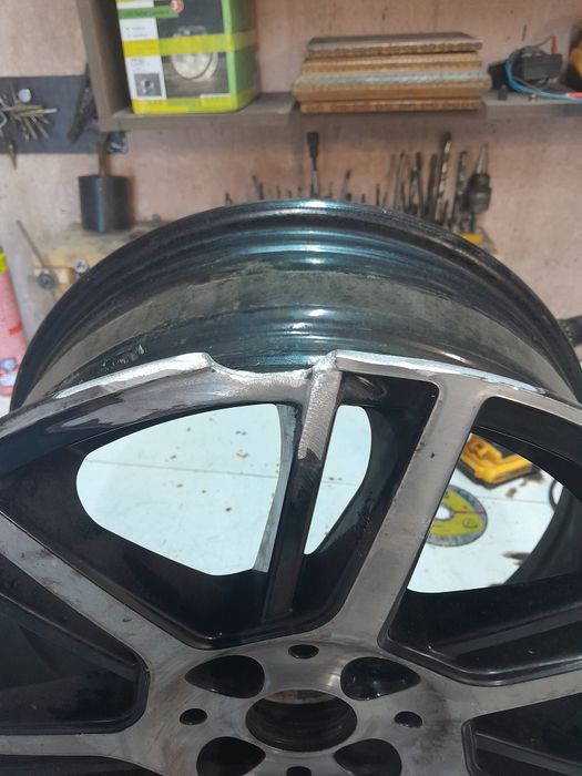 Executăm sudură în aluminiu jante de aliaj
