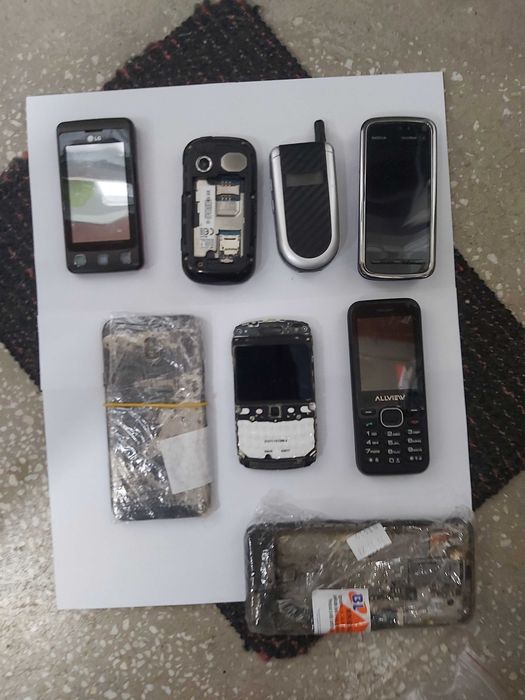 Telefoane mobile defecte (pt piese sau reciclare)