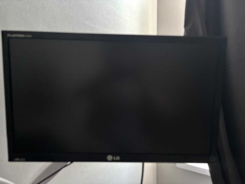 Монитор LG IPS235