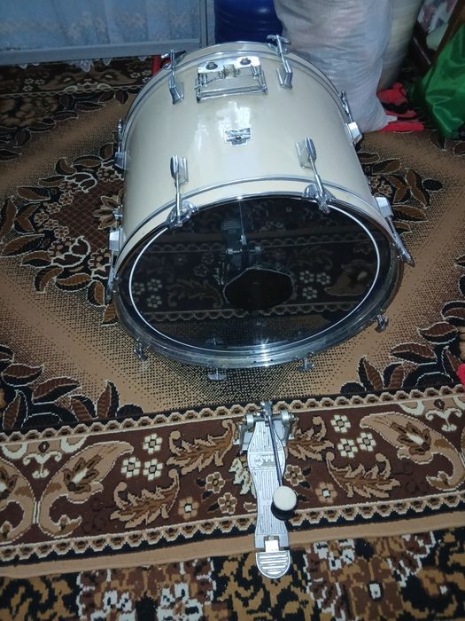 Tobă mare pentru urători revelion