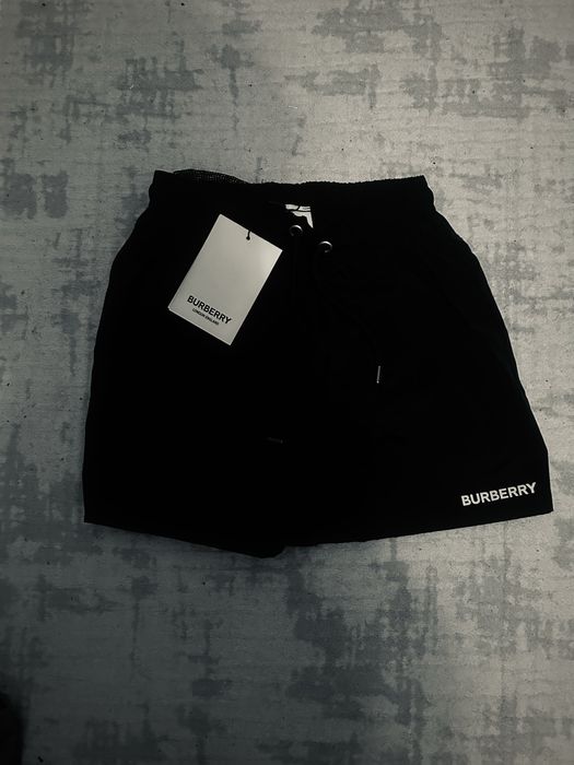 Бански- Burberry