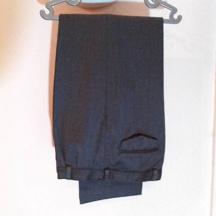 Мужские брюки под костюм.