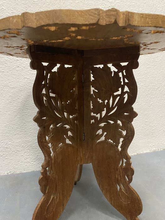 Индийска резбована маса за кафе от тиково дърво