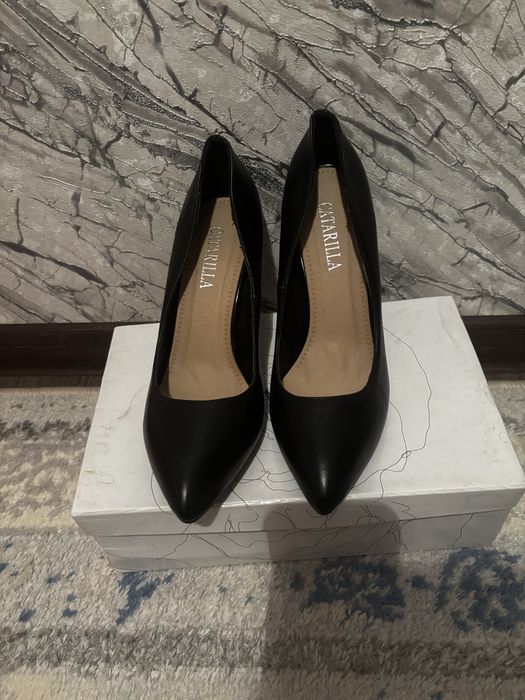 Продам женские туфли