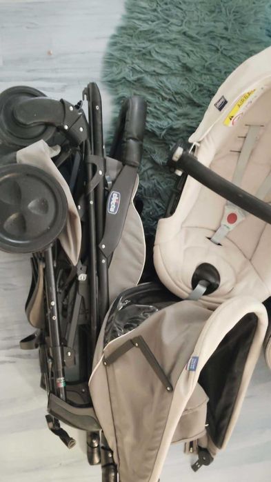 Vand căruț chicco 3 in 1