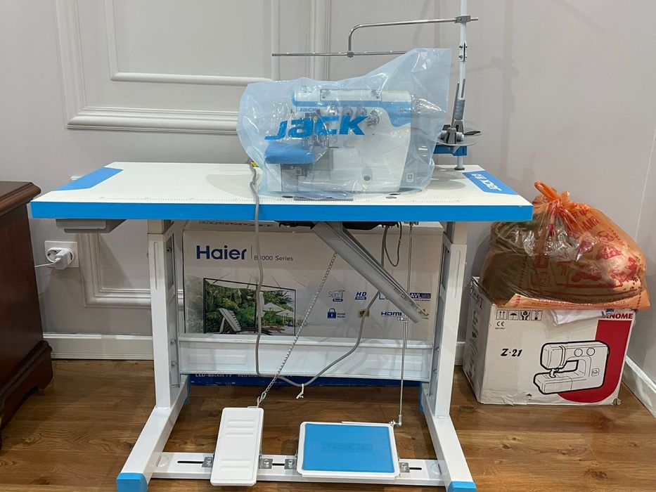 Продается оверлок