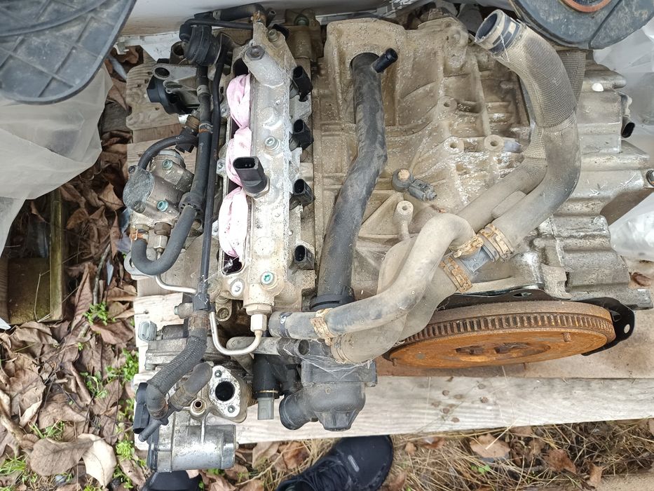 Продавам WV GOLF 1.6FSI benzin