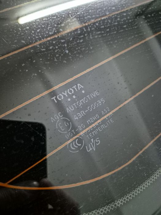 Прадо 150  заднее стекло в оригинале
