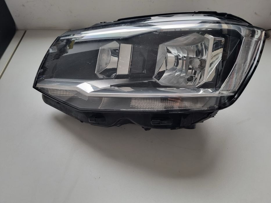Far dreapta VW T6
