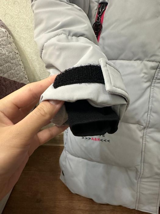 Продаю зимнюю детскую куртку девочка