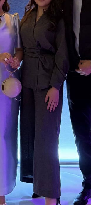 Продам брючный  костюм