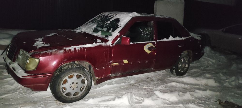 Мерседес 124 разбор машину по запчастям продаю автозапчасти