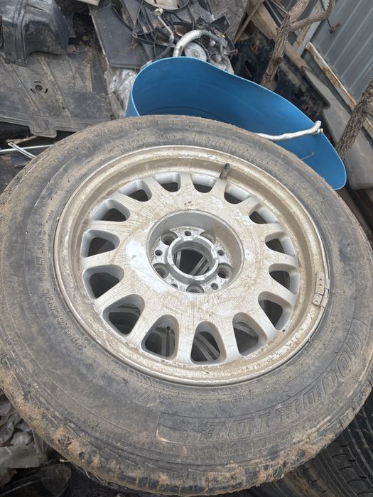 Продам  диски с резиной бмв 16 ,